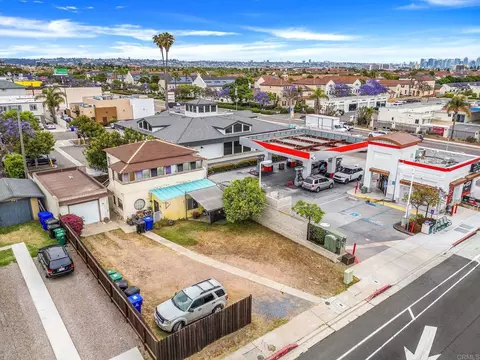 3018 Nimitz Blvd, San Diego, CA 92106