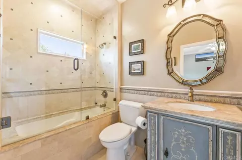 Bath - 14963 Huntington Gate Dr, Poway, CA 92064 photo 8 of 9