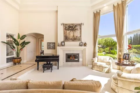 Living - 14963 Huntington Gate Dr, Poway, CA 92064 photo 4 of 6