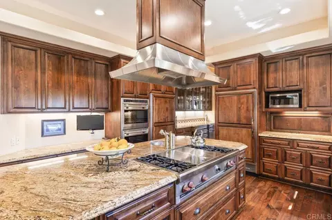 Kitchen - 14963 Huntington Gate Dr, Poway, CA 92064 photo 4 of 7