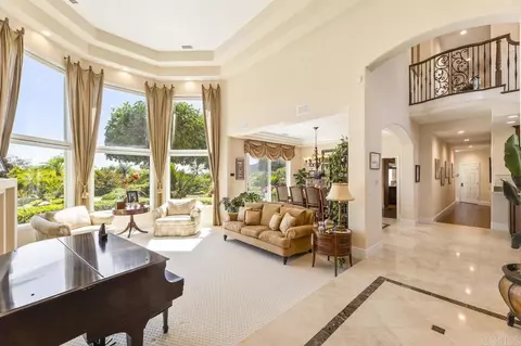 Living - 14963 Huntington Gate Dr, Poway, CA 92064 photo 2 of 6
