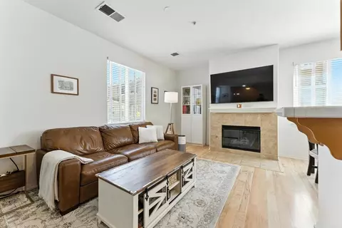 13009 Evening Creek Dr S #8, San Diego, CA 92128