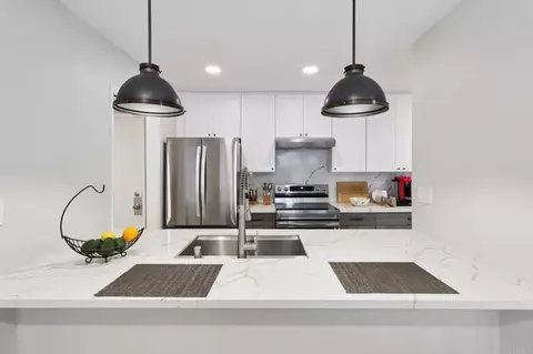 2348 La Costa Ave #202, Carlsbad, CA 92009