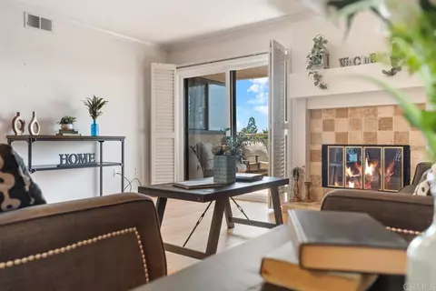 6960 Hyde Park Dr #4, San Diego, CA 92119