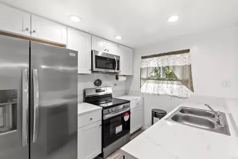 913 Amistad Ct #D, El Cajon, CA 92019