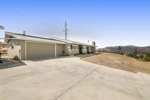 9318 Idyl Pl, Lakeside, CA 92040