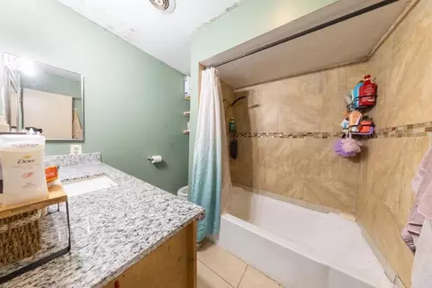 Bath - 1109 E Lexington, El Cajon, CA 92019 photo 4 of 6