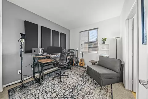 300 Tesoro Gln #101, Escondido, CA 92025