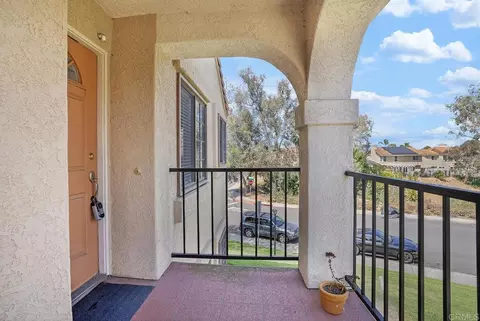 10774 Dabney Drive Dr #20, San Diego, CA 92126