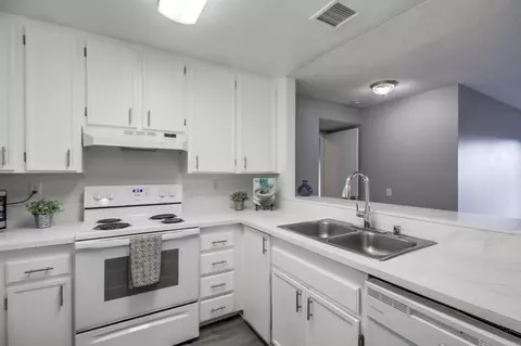 3955 Faircross Pl #60, San Diego, CA 92115
