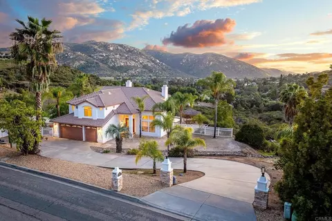 15881 Broad Oaks Rd, El Cajon, CA 92021