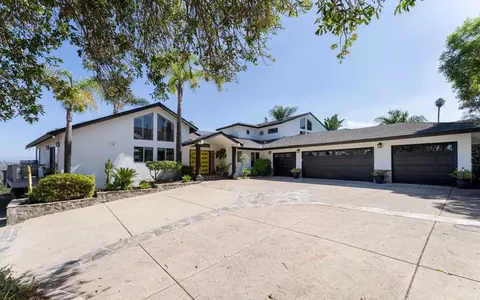 11201 Constellation Dr, El Cajon, CA 92020
