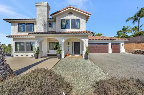 9148 Dillon Dr, La Mesa, CA 91941
