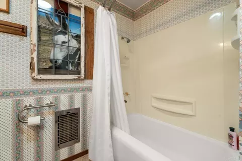 Bath - 1088 Shasta Way, Boulevard, CA 91905 photo 4 of 4