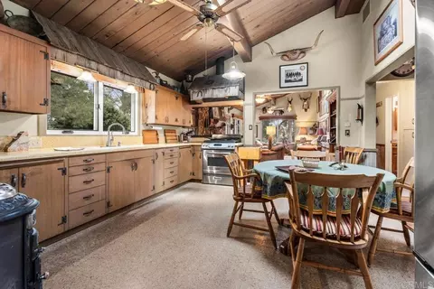 Kitchen - 1088 Shasta Way, Boulevard, CA 91905 photo 3 of 4
