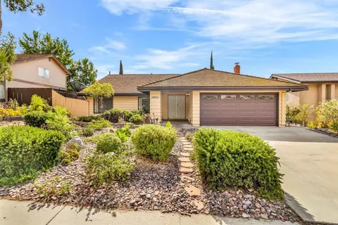 10021 Canyontop St, Spring Valley, CA 91977