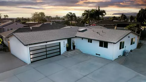 6994 Carthage St, San Diego, CA 92120