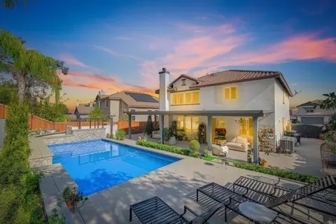 8359 Clover Creek Rd, Riverside, CA 92508