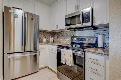 1423 Graves Ave #232, El Cajon, CA 92021