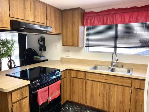 Kitchen - 1902 Tierra Del Sol Rd, Boulevard, CA 91905 photo 1 of 5