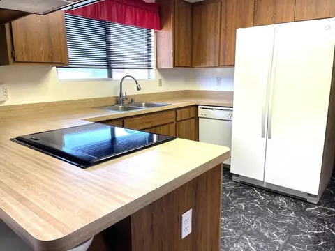 Kitchen - 1902 Tierra Del Sol Rd, Boulevard, CA 91905 photo 3 of 5