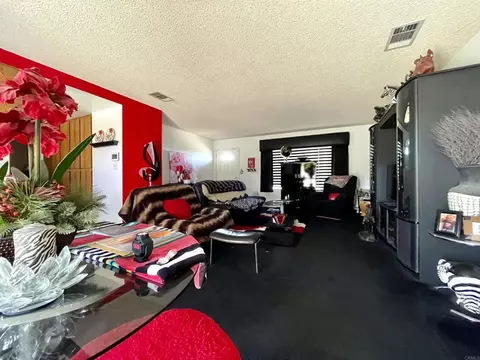 Living - 1902 Tierra Del Sol Rd, Boulevard, CA 91905 photo 2 of 11