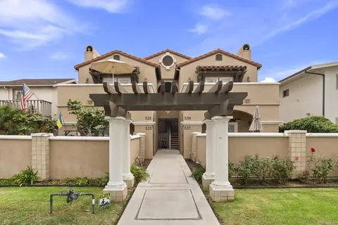 535 F Ave #4, Coronado, CA 92118