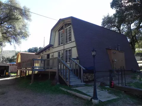 29057 Oak Ln, Pine Valley, CA 91962