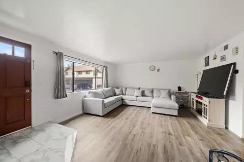 Living - 2636 Alpine Blvd #C, Alpine, CA 91901 photo 2 of 3
