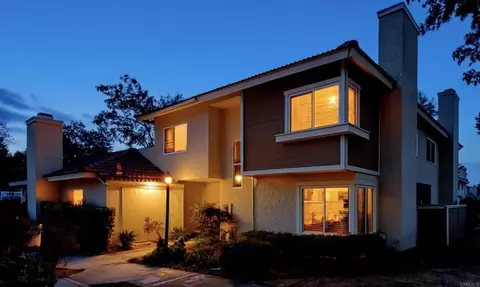 10727 Holly Meadows Dr, Santee, CA 92071