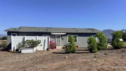 9525 Montemar Dr, Spring Valley, CA 91977