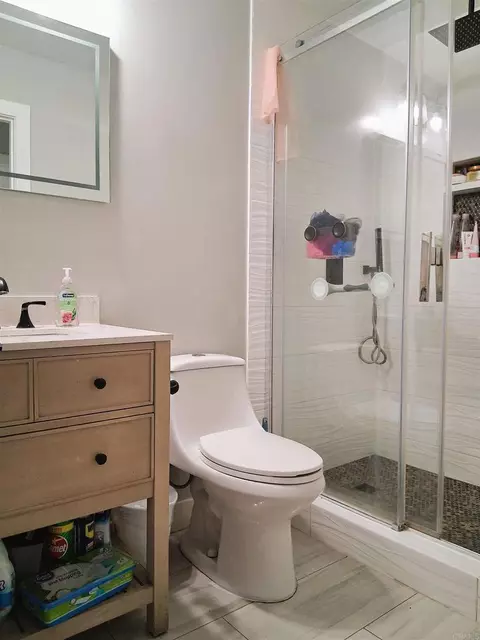 Bath - 101 Lancer Ave, Oceanside, CA 92058 photo 1 of 1