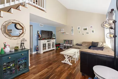 10862 Caravelle Pl, San Diego, CA 92124