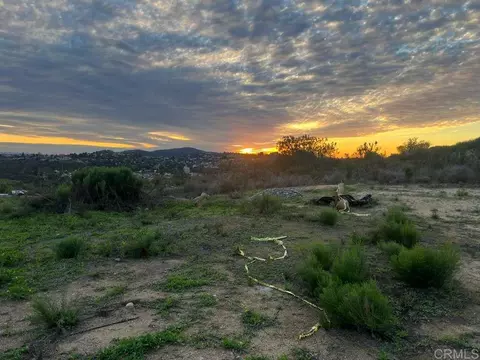 4172 Sundown Ln, El Cajon, CA 91941