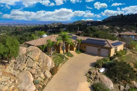 15455 Wyeport Rd, Ramona, CA 92065