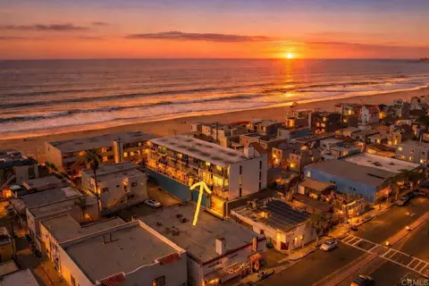 725 Redondo Ct #27, San Diego, CA 92109