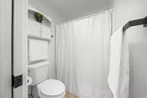 Bath - 1614 Tina Pl, El Cajon, CA 92021 photo 4 of 5