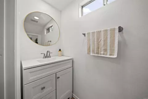 Bath - 1614 Tina Pl, El Cajon, CA 92021 photo 2 of 5