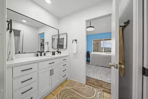 Bath - 1614 Tina Pl, El Cajon, CA 92021 photo 5 of 5