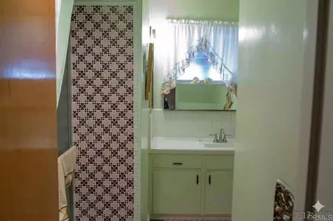 Bath - 3458 Central, Spring Valley, CA 91977 photo 1 of 3