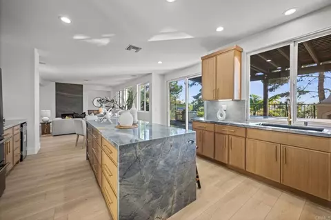 1689 Docena Rd, Carlsbad, CA 92011