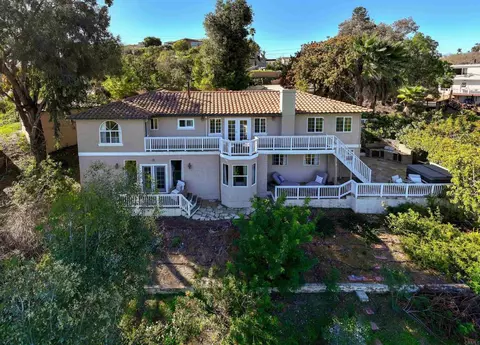 4275 Crestview Dr, La Mesa, CA 91941