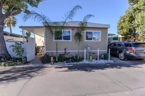 400 Greenfield Dr #136, El Cajon, CA 92021