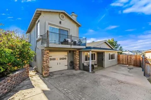 166 Lakeview Ave, Spring Valley, CA 91977