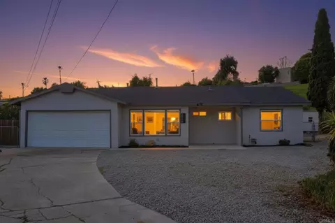2615 Lancelot Dr, Oceanside, CA 92054
