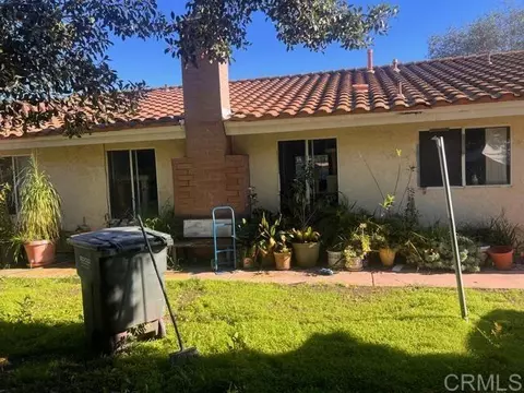 1158 Meadow Lake Dr, Vista, CA 92084