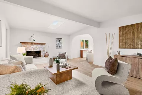 4927 Chateau Dr, San Diego, CA 92117