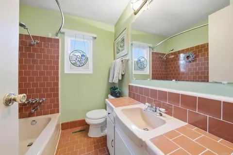 Bath - 3212 Star Acres Dr, Spring Valley, CA 91978 photo 2 of 3