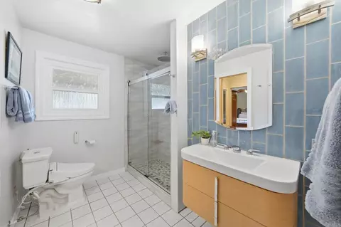 Bath - 3212 Star Acres Dr, Spring Valley, CA 91978 photo 1 of 3