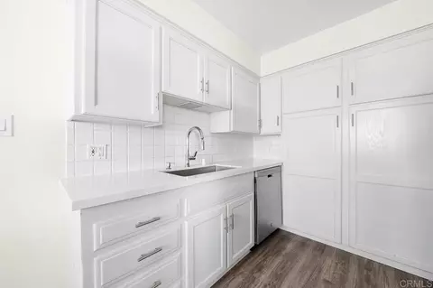 Kitchen - 471 Fourth Ave #B, Chula Vista, CA 91910 photo 1 of 2